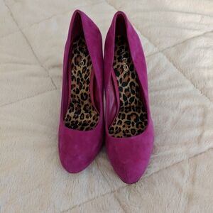Aldo Suede Fuchsia pumps